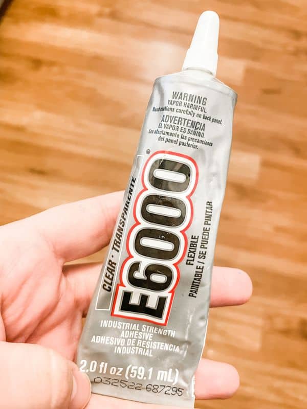 Image of E6000 glue. 
